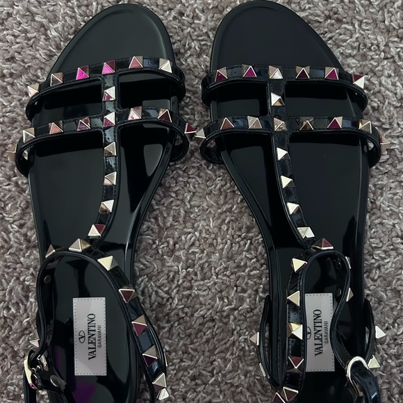 Valentino Garavani Shoes - I am Selling My Valentino Sandals (Black&Gold)
Slightly Wore (9)
$190-200